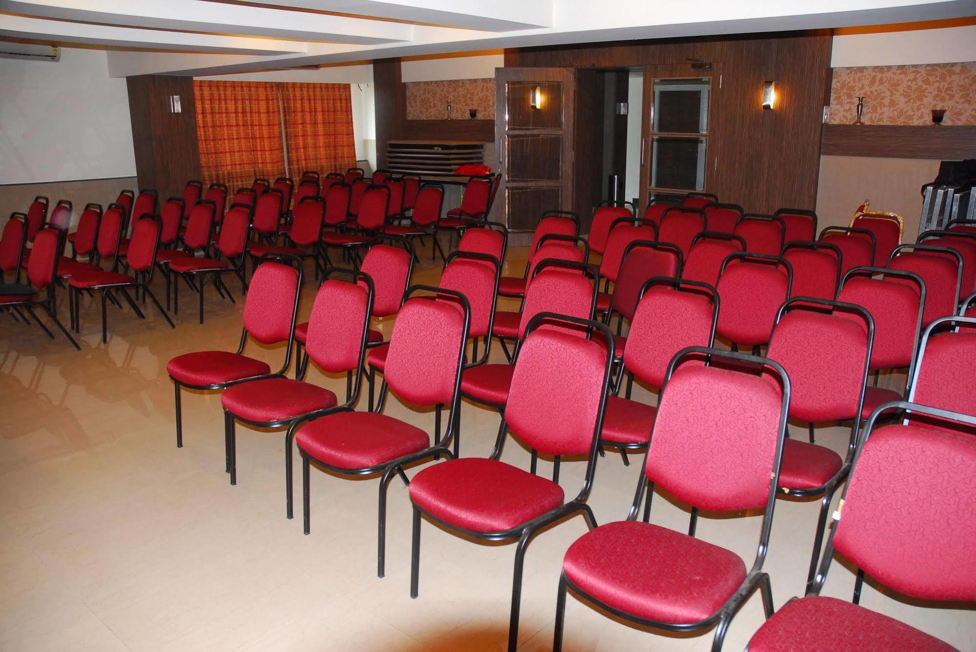 Hotel Mourya Residency Thane Eksteriør billede
